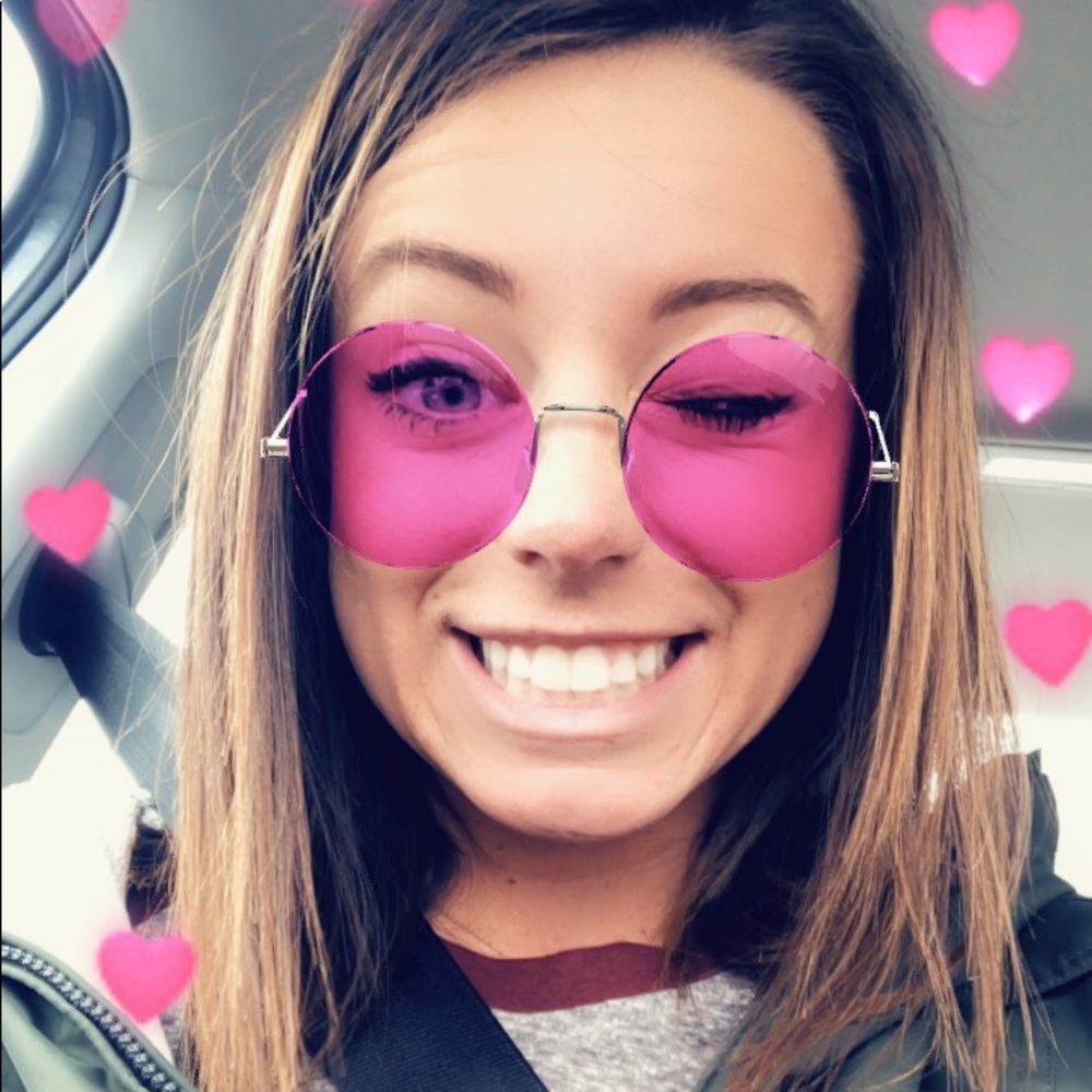 Meet your Posher, Hannah